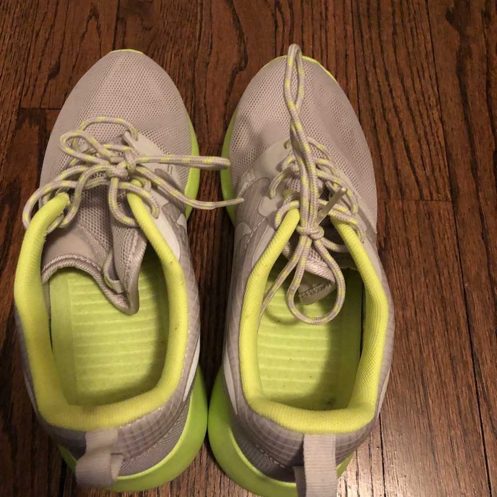 Nike Roche Sneakers - Picture 4 of 5